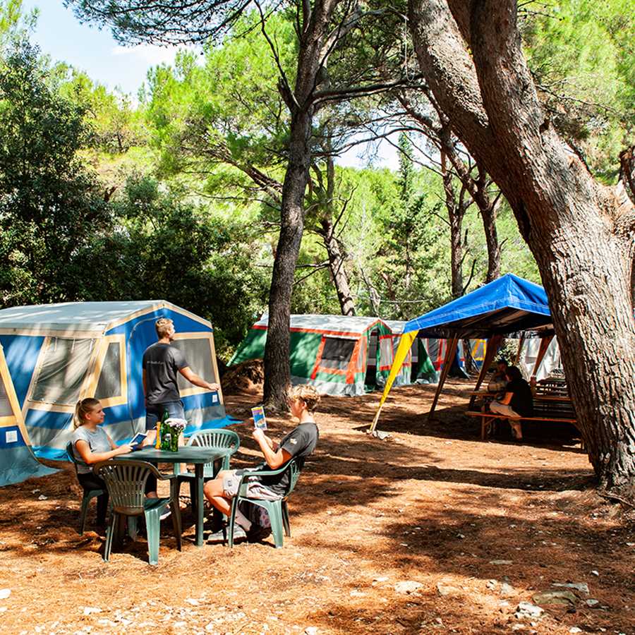 zeltcamp-kroatien-Veruda Island-8-Camp-Bild 2.jpg