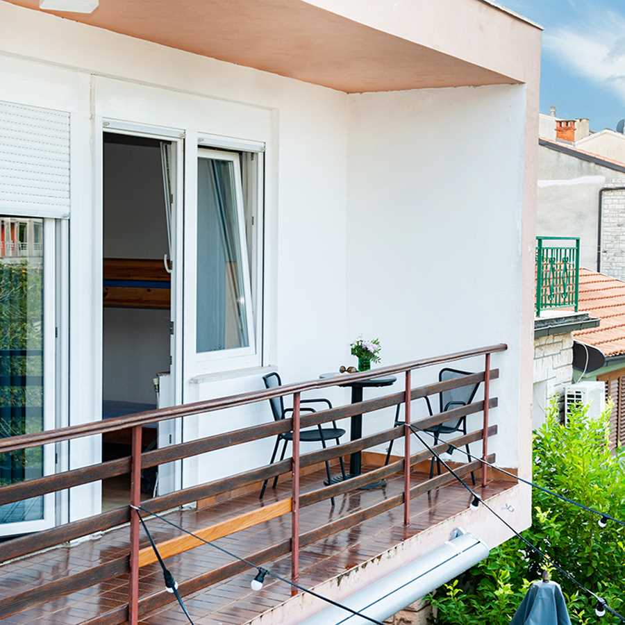 gruppenhaus-kroatien-Villa Lemon-2-balkon-1.jpg